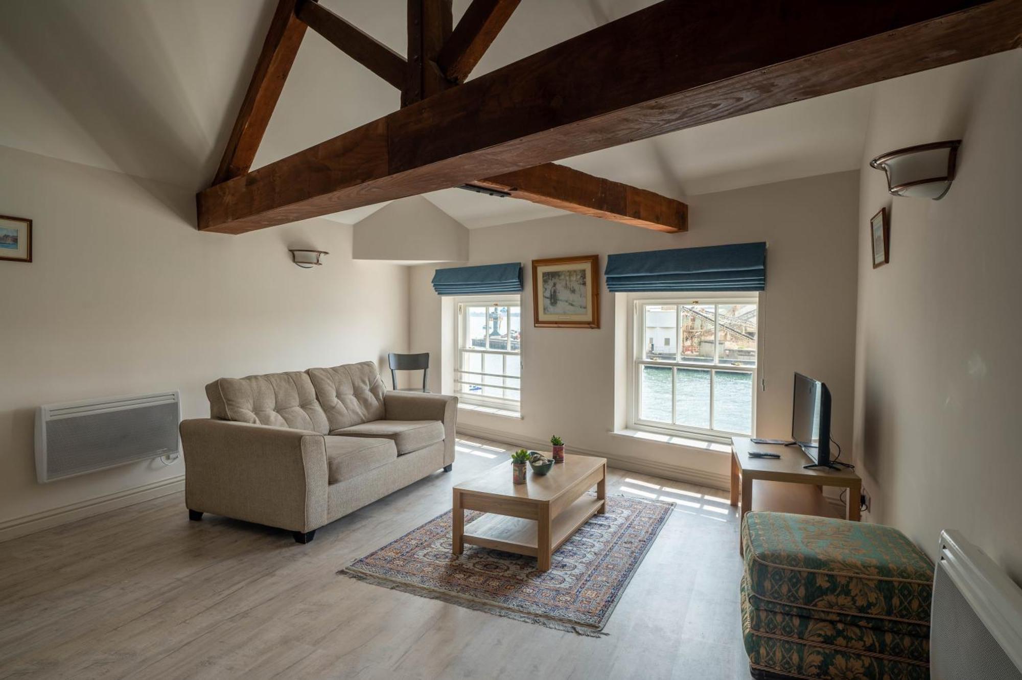 The Old Custom House Apartment Poole Bagian luar foto